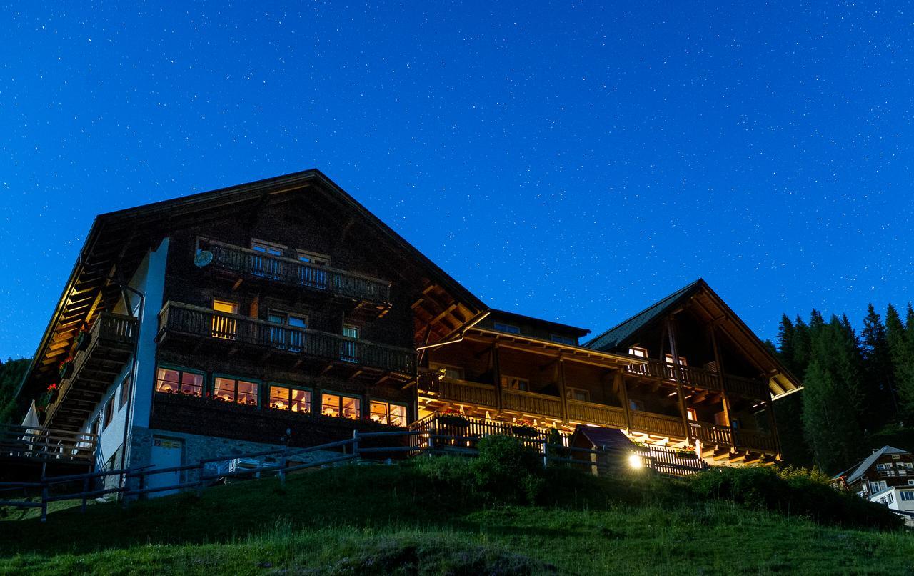Отель Sattleggers Alpenhof & Feriensternwarte Грайфенбург Экстерьер фото