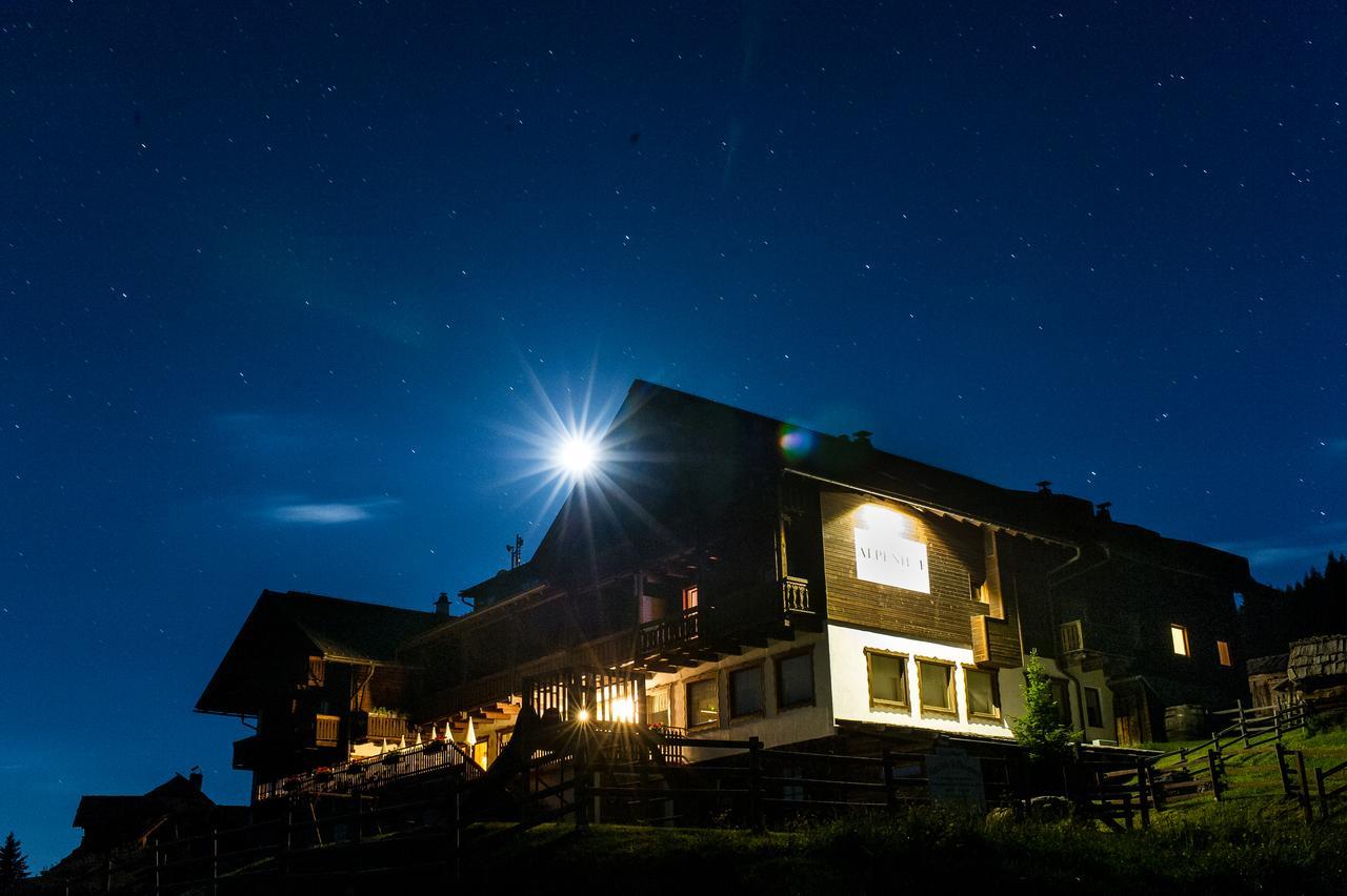 Отель Sattleggers Alpenhof & Feriensternwarte Грайфенбург Экстерьер фото